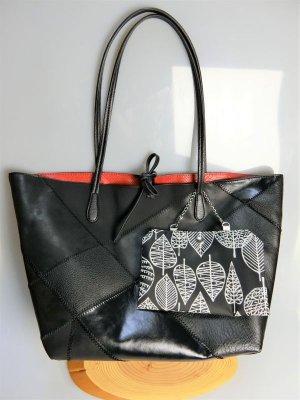 画像9: マスクぽーち　撥水加工生地　軽い　至れり尽くせり　マスク生活を楽しもう　簡単に消毒できる！