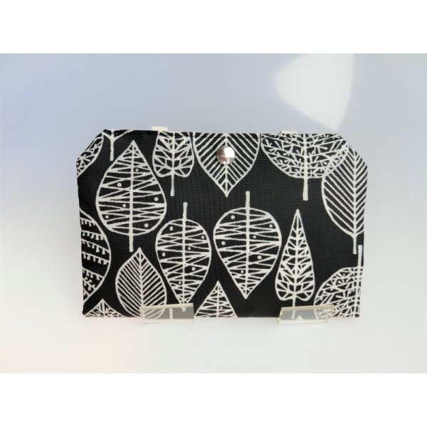 画像7: マスクぽーち　撥水加工生地　軽い　至れり尽くせり　マスク生活を楽しもう　簡単に消毒できる！ (7)