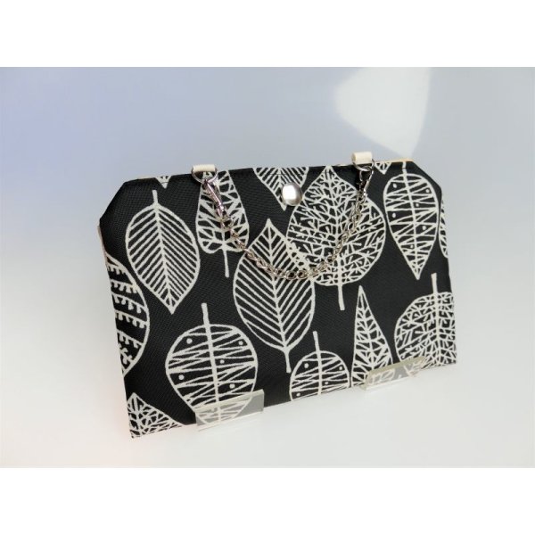 画像6: マスクぽーち　撥水加工生地　軽い　至れり尽くせり　マスク生活を楽しもう　簡単に消毒できる！ (6)