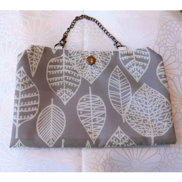 画像6: マスクぽーち　撥水加工生地　軽い　至れり尽くせり　マスク生活を楽しもう　簡単に消毒できる！ (6)