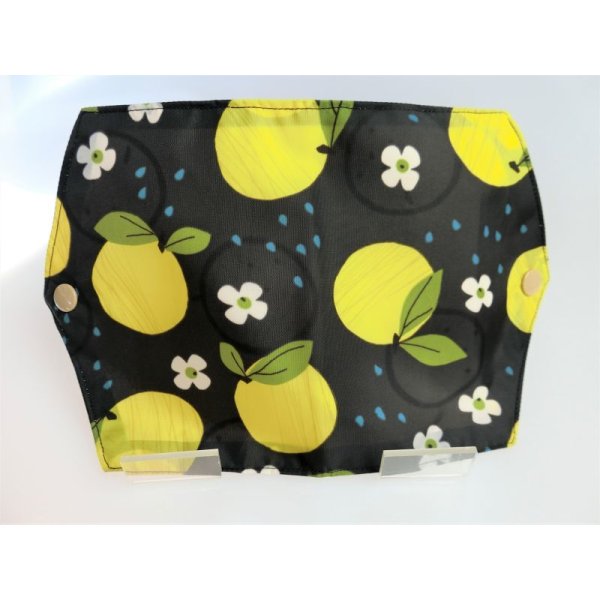 画像4: マスクケース（大）（小）　撥水加工生地　軽い　マスク生活を楽しもう　簡単に消毒できる！　 (4)