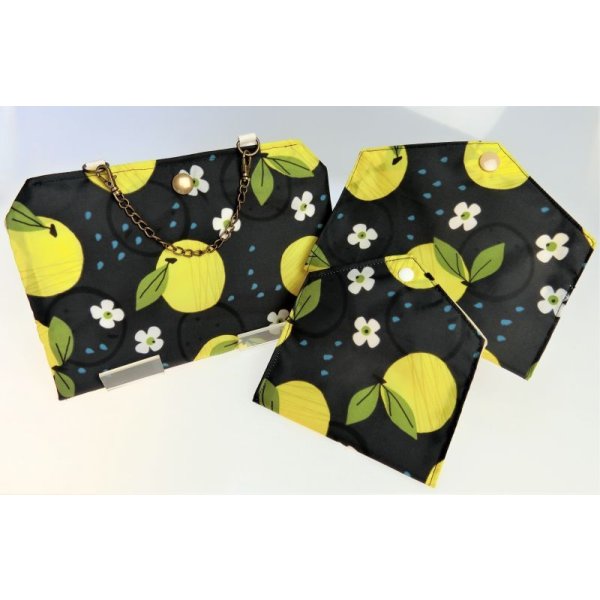 画像8: マスクぽーち　撥水加工生地　軽い　至れり尽くせり　マスク生活を楽しもう　簡単に消毒できる！ (8)