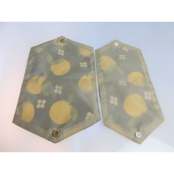 画像4: マスクケース（大）（小）　撥水加工生地　軽い　マスク生活を楽しもう　簡単に消毒できる！　 (4)